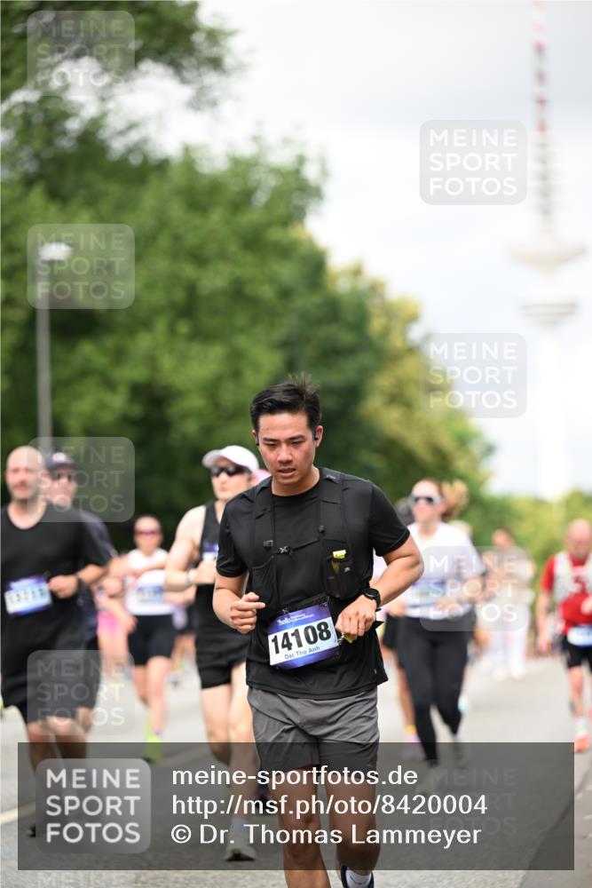 29.06.2025 - hella hamburg halbmarathon Dr. Thomas Lammeyer http://msf.ph/oto/8420004 29.06.2025 10:46:44 Kennedybrücke 1039, 1712, 1752, 2069, 2134, 2974, 3276, 3326, 3568, 4329, 4385, 4541, 4680, 4735, 4736, 5419, 5432, 5671, 6136, 6153, 6320, 6828, 7022, 7023, 7040, 7043, 7260, 8014, 8712, 9644, 10532, 10623, 10842, 11074, 11075 meine-sportfotos.de