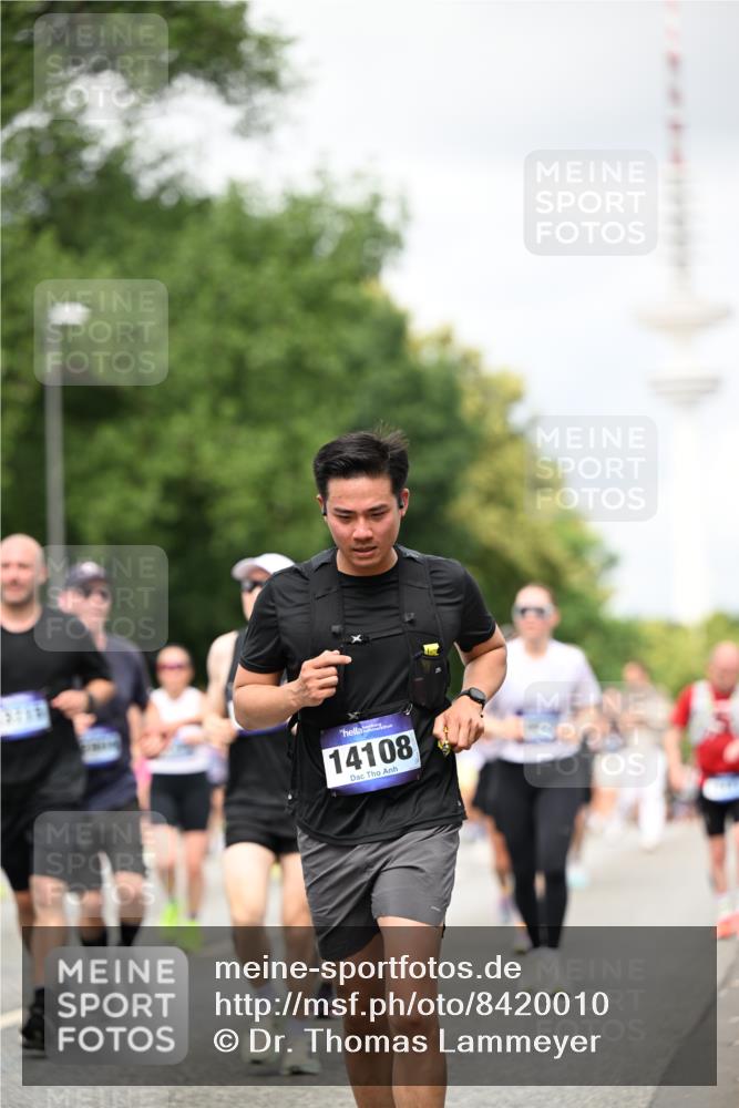 29.06.2025 - hella hamburg halbmarathon Dr. Thomas Lammeyer http://msf.ph/oto/8420010 29.06.2025 10:46:44 Kennedybrücke 1039, 1712, 1752, 2069, 2134, 2974, 3276, 3326, 3568, 4329, 4385, 4541, 4680, 4735, 4736, 5419, 5432, 5671, 6136, 6153, 6320, 6828, 7022, 7023, 7040, 7043, 7260, 8014, 8712, 9644, 10532, 10623, 10842, 11074, 11075 meine-sportfotos.de