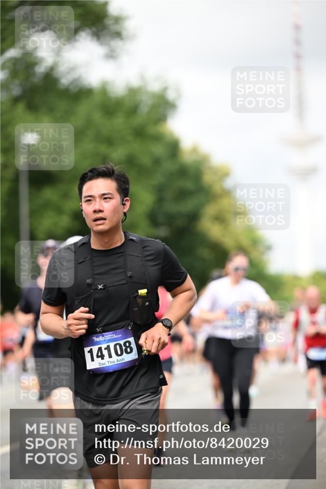 29.06.2025 - hella hamburg halbmarathon Dr. Thomas Lammeyer http://msf.ph/oto/8420029 29.06.2025 10:46:44 Kennedybrücke 1039, 1712, 1752, 2069, 2134, 2974, 3276, 3326, 3568, 4329, 4385, 4541, 4680, 4735, 4736, 5419, 5432, 5671, 6136, 6153, 6320, 6828, 7022, 7023, 7040, 7043, 7260, 8014, 8712, 9644, 10532, 10623, 10842, 11074, 11075 meine-sportfotos.de