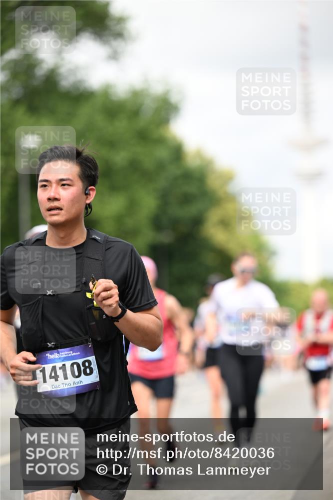 29.06.2025 - hella hamburg halbmarathon Dr. Thomas Lammeyer http://msf.ph/oto/8420036 29.06.2025 10:46:45 Kennedybrücke 1039, 1712, 1752, 2069, 2134, 2974, 3276, 3326, 3568, 4385, 4541, 4680, 4735, 4736, 5419, 5432, 5671, 6136, 6153, 6320, 6828, 7022, 7023, 7040, 7043, 7260, 8014, 8712, 9644, 10532, 10623, 10842, 11074, 11075 meine-sportfotos.de