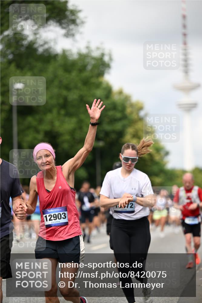 29.06.2025 - hella hamburg halbmarathon Dr. Thomas Lammeyer http://msf.ph/oto/8420075 29.06.2025 10:46:46 Kennedybrücke 1039, 1712, 1752, 2069, 2134, 2974, 3276, 3326, 3568, 4385, 4541, 4680, 4735, 4736, 5419, 5671, 6136, 6320, 6828, 7022, 7023, 7040, 7043, 7260, 8014, 8525, 8712, 9644, 10532, 10623, 10842, 11074, 11075 meine-sportfotos.de