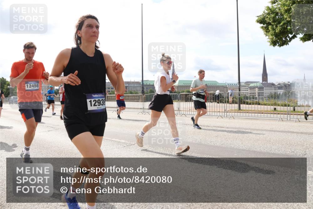 29.06.2025 - hella hamburg halbmarathon Lena Gebhardt http://msf.ph/oto/8420080 29.06.2025 10:18:18 Lombardsbrücke 12498, 12939, 1090, 1159, 1160, 1234, 1268, 1325, 1554, 1622, 1641, 1820, 1982, 2087, 2147, 2335, 2634, 2703, 2931, 3125, 3202, 3321, 3482, 3977, 4123, 4383, 4710, 4738, 4804, 5004, 5290, 5909, 6270, 6332, 6533, 7094, 7160, 7454, 7641, 7649, 7838, 7882, 7883, 8067, 8128, 8248, 8341, 8607, 8799, 9222, 9539, 9586, 9658, 9717, 9734, 9748, 9834, 9844, 9964, 10172, 10174, 10332, 10509, 10659, 10687, 10908, 12498, 12541, 12548, 12552, 12703, 13341 meine-sportfotos.de