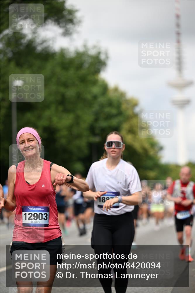 29.06.2025 - hella hamburg halbmarathon Dr. Thomas Lammeyer http://msf.ph/oto/8420094 29.06.2025 10:46:47 Kennedybrücke 1039, 1712, 1752, 2069, 2134, 2974, 3276, 3326, 3568, 4385, 4541, 4680, 4735, 4736, 5419, 5671, 6136, 6320, 6440, 6828, 7022, 7023, 7040, 7043, 7260, 8014, 8525, 8526, 8712, 9644, 10532, 10623, 10842, 11074, 11075 meine-sportfotos.de