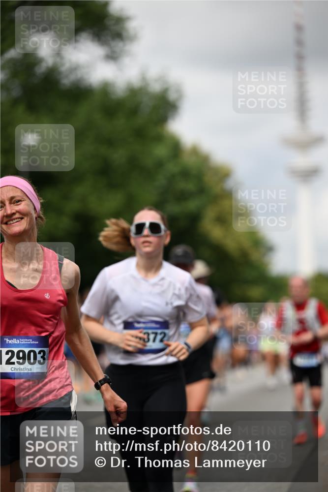 29.06.2025 - hella hamburg halbmarathon Dr. Thomas Lammeyer http://msf.ph/oto/8420110 29.06.2025 10:46:47 Kennedybrücke 1039, 1712, 1752, 2069, 2134, 2974, 3276, 3326, 3568, 4385, 4541, 4680, 4735, 4736, 5419, 5671, 6136, 6320, 6440, 6828, 7022, 7023, 7040, 7043, 7260, 8014, 8525, 8526, 8712, 9644, 10532, 10623, 10842, 11074, 11075 meine-sportfotos.de
