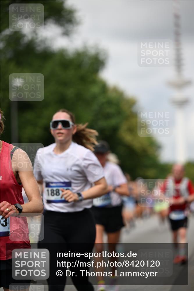 29.06.2025 - hella hamburg halbmarathon Dr. Thomas Lammeyer http://msf.ph/oto/8420120 29.06.2025 10:46:48 Kennedybrücke 1039, 1712, 1752, 2069, 2134, 2974, 3276, 3326, 3568, 4385, 4541, 4680, 4735, 4736, 5419, 5671, 6136, 6320, 6440, 6828, 7022, 7023, 7040, 7043, 7260, 8014, 8525, 8526, 8712, 9644, 9980, 10532, 10623, 10842, 11074, 11075, 11331 meine-sportfotos.de