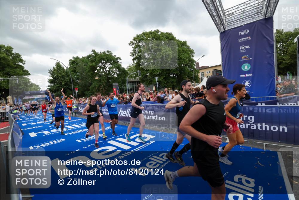 29.06.2025 - hella hamburg halbmarathon Zöllner http://msf.ph/oto/8420124 29.06.2025 10:52:59 Ziel 1257, 1258, 1657, 2099, 2444, 2814, 4557, 4558, 4770, 5907, 7509, 8139, 8720, 8955, 10724, 10811, 11992, 12367, 12519, 14791, 15430, 18590, 18720 meine-sportfotos.de