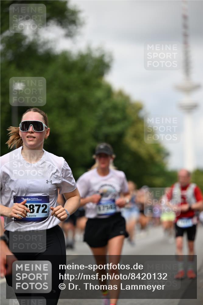 29.06.2025 - hella hamburg halbmarathon Dr. Thomas Lammeyer http://msf.ph/oto/8420132 29.06.2025 10:46:48 Kennedybrücke 1039, 1712, 1752, 2069, 2134, 2974, 3276, 3326, 3568, 4385, 4541, 4680, 4735, 4736, 5419, 5671, 6136, 6320, 6440, 6828, 7022, 7023, 7040, 7043, 7260, 8014, 8525, 8526, 8712, 9644, 9980, 10532, 10623, 10842, 11074, 11075, 11331 meine-sportfotos.de