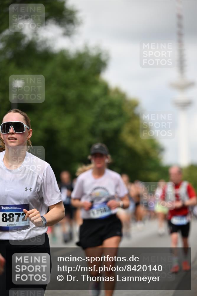 29.06.2025 - hella hamburg halbmarathon Dr. Thomas Lammeyer http://msf.ph/oto/8420140 29.06.2025 10:46:48 Kennedybrücke 1039, 1712, 1752, 2069, 2134, 2974, 3276, 3326, 3568, 4385, 4541, 4680, 4735, 4736, 5419, 5671, 6136, 6320, 6440, 6828, 7022, 7023, 7040, 7043, 7260, 8014, 8525, 8526, 8712, 9644, 9980, 10532, 10623, 10842, 11074, 11075, 11331 meine-sportfotos.de