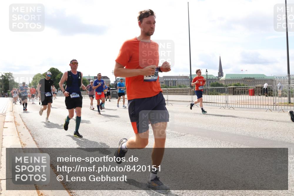 29.06.2025 - hella hamburg halbmarathon Lena Gebhardt http://msf.ph/oto/8420151 29.06.2025 10:18:19 Lombardsbrücke 3125, 2087, 18145, 1159, 1160, 1234, 1268, 1325, 1554, 1622, 1641, 1820, 1982, 2087, 2147, 2335, 2634, 2703, 2931, 3125, 3202, 3321, 3482, 3977, 4123, 4383, 4710, 4738, 4804, 5004, 5909, 6270, 6332, 6533, 7094, 7160, 7454, 7641, 7649, 7838, 7882, 7883, 8067, 8128, 8248, 8341, 8607, 8799, 9222, 9505, 9539, 9586, 9658, 9717, 9734, 9748, 9834, 9844, 9964, 10172, 10332, 10509, 10659, 10687, 10908, 12498, 12541, 12548, 12552, 12703, 13341 meine-sportfotos.de
