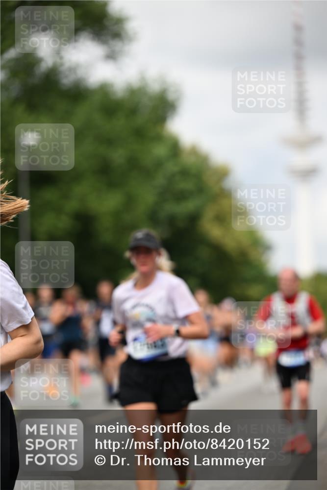29.06.2025 - hella hamburg halbmarathon Dr. Thomas Lammeyer http://msf.ph/oto/8420152 29.06.2025 10:46:48 Kennedybrücke 1039, 1712, 1752, 2069, 2134, 2974, 3276, 3326, 3568, 4385, 4541, 4680, 4735, 4736, 5419, 5671, 6136, 6320, 6440, 6828, 7022, 7023, 7040, 7043, 7260, 8014, 8525, 8526, 8712, 9644, 9980, 10532, 10623, 10842, 11074, 11075, 11331 meine-sportfotos.de