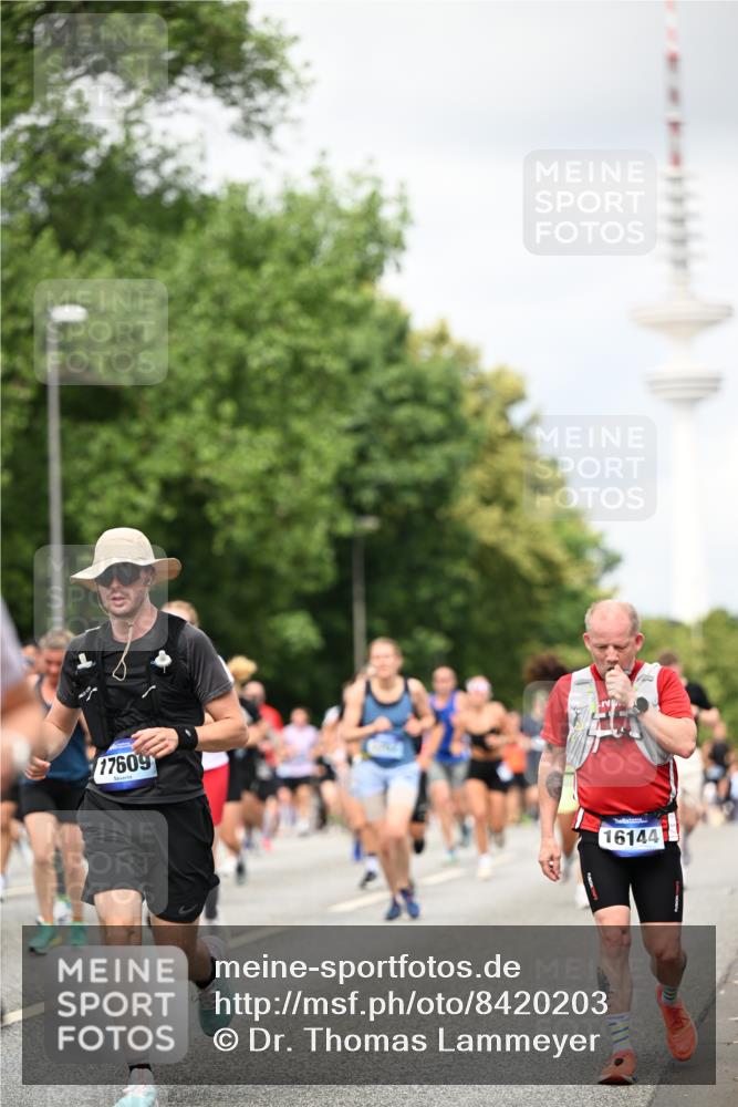 29.06.2025 - hella hamburg halbmarathon Dr. Thomas Lammeyer http://msf.ph/oto/8420203 29.06.2025 10:46:50 Kennedybrücke 1039, 1712, 1752, 2069, 2134, 2974, 3276, 3326, 3568, 4385, 4541, 4680, 4735, 4736, 5419, 5671, 6136, 6440, 6828, 7022, 7023, 7040, 7043, 7260, 7357, 7666, 8014, 8525, 8526, 9644, 9980, 10532, 10623, 10842, 11074, 11075, 11331 meine-sportfotos.de