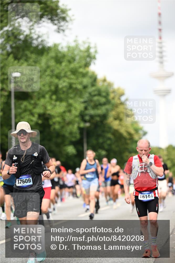 29.06.2025 - hella hamburg halbmarathon Dr. Thomas Lammeyer http://msf.ph/oto/8420208 29.06.2025 10:46:50 Kennedybrücke 1039, 1712, 1752, 2069, 2134, 2974, 3276, 3326, 3568, 4385, 4541, 4680, 4735, 4736, 5419, 5671, 6136, 6440, 6828, 7022, 7023, 7040, 7043, 7260, 7357, 7666, 8014, 8525, 8526, 9644, 9980, 10532, 10623, 10842, 11074, 11075, 11331 meine-sportfotos.de