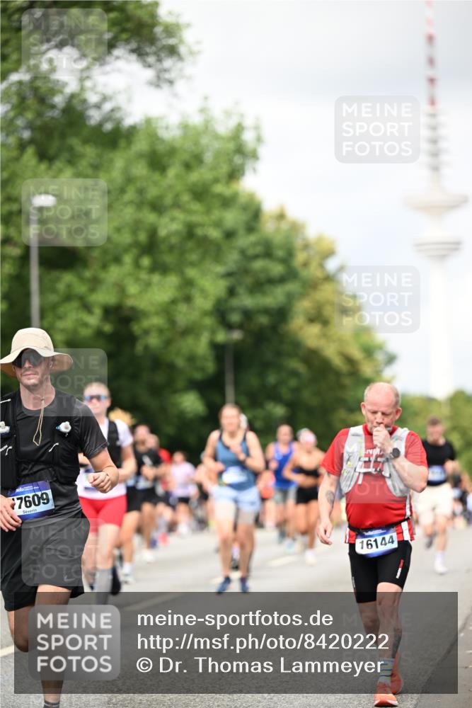29.06.2025 - hella hamburg halbmarathon Dr. Thomas Lammeyer http://msf.ph/oto/8420222 29.06.2025 10:46:50 Kennedybrücke 1039, 1712, 1752, 2069, 2134, 2974, 3276, 3326, 3568, 4385, 4541, 4680, 4735, 4736, 5419, 5671, 6136, 6440, 6828, 7022, 7023, 7040, 7043, 7260, 7357, 7666, 8014, 8525, 8526, 9644, 9980, 10532, 10623, 10842, 11074, 11075, 11331 meine-sportfotos.de