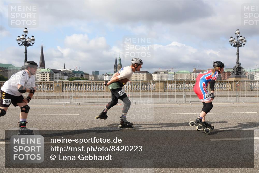 29.06.2025 - hella hamburg halbmarathon Lena Gebhardt http://msf.ph/oto/8420223 29.06.2025 08:57:39 Lombardsbrücke 355, 336, 219 meine-sportfotos.de