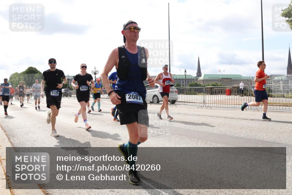 29.06.2025 - hella hamburg halbmarathon Lena Gebhardt http://msf.ph/oto/8420260 29.06.2025 10:18:20 Lombardsbrücke 18677, 3125, 2634, 2087, 3482, 1159, 1160, 1234, 1268, 1325, 1554, 1641, 1820, 1982, 2087, 2147, 2335, 2634, 2703, 2931, 3125, 3202, 3321, 3482, 3529, 3977, 4123, 4383, 4710, 4738, 4804, 5004, 5909, 6270, 6332, 6533, 7094, 7160, 7454, 7641, 7649, 7838, 7882, 7883, 8067, 8128, 8248, 8341, 8607, 8799, 9222, 9505, 9539, 9586, 9658, 9717, 9734, 9748, 9834, 9844, 9964, 10172, 10332, 10509, 10659, 10687, 10908, 12498, 12541, 12548, 12552, 12703, 13341 meine-sportfotos.de