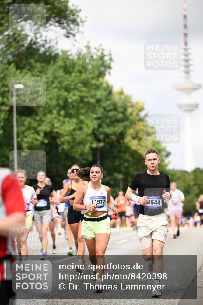 29.06.2025 - hella hamburg halbmarathon Dr. Thomas Lammeyer http://msf.ph/oto/8420398 29.06.2025 10:46:55 Kennedybrücke 1360, 1752, 1929, 1994, 2069, 2134, 2401, 2509, 2940, 3276, 3378, 3874, 4092, 4385, 4680, 4735, 4736, 5419, 6136, 6440, 6828, 6837, 7022, 7023, 7040, 7043, 7260, 7357, 7477, 7666, 8000, 8014, 8525, 8526, 9644, 9980, 10532, 10623, 10842, 11074, 11075, 11331 meine-sportfotos.de