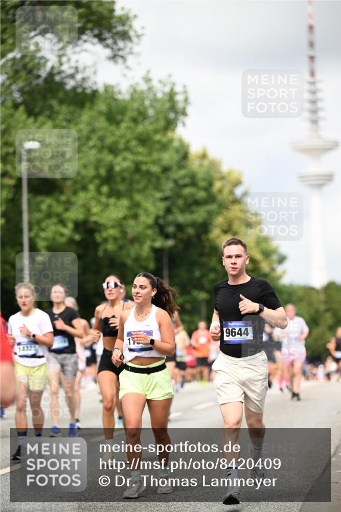 29.06.2025 - hella hamburg halbmarathon Dr. Thomas Lammeyer http://msf.ph/oto/8420409 29.06.2025 10:46:55 Kennedybrücke 1360, 1752, 1929, 1994, 2069, 2134, 2401, 2509, 2940, 3276, 3378, 3874, 4092, 4385, 4680, 4735, 4736, 5419, 6136, 6440, 6828, 6837, 7022, 7023, 7040, 7043, 7260, 7357, 7477, 7666, 8000, 8014, 8525, 8526, 9644, 9980, 10532, 10623, 10842, 11074, 11075, 11331 meine-sportfotos.de