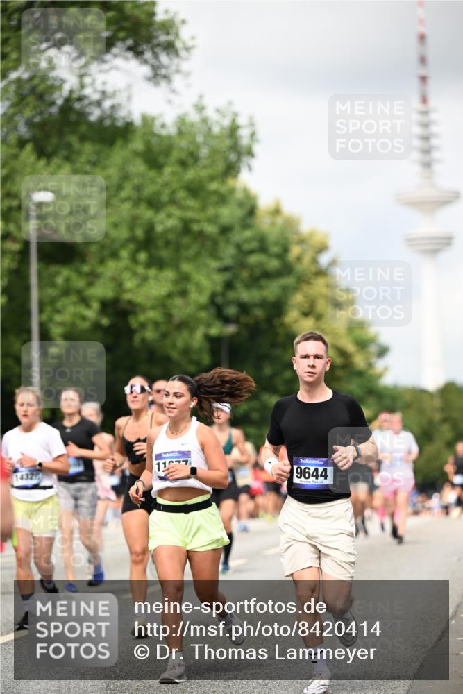 29.06.2025 - hella hamburg halbmarathon Dr. Thomas Lammeyer http://msf.ph/oto/8420414 29.06.2025 10:46:55 Kennedybrücke 1360, 1752, 1929, 1994, 2069, 2134, 2401, 2509, 2940, 3276, 3378, 3874, 4092, 4385, 4680, 4735, 4736, 5419, 6136, 6440, 6828, 6837, 7022, 7023, 7040, 7043, 7260, 7357, 7477, 7666, 8000, 8014, 8525, 8526, 9644, 9980, 10532, 10623, 10842, 11074, 11075, 11331 meine-sportfotos.de