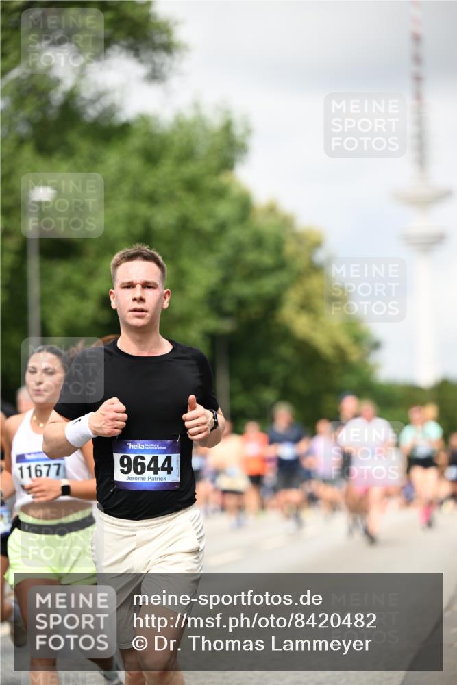 29.06.2025 - hella hamburg halbmarathon Dr. Thomas Lammeyer http://msf.ph/oto/8420482 29.06.2025 10:46:57 Kennedybrücke 1360, 1752, 1929, 1994, 2069, 2134, 2401, 2509, 2940, 2941, 3276, 3378, 3874, 4092, 4385, 4680, 4735, 4736, 4778, 5403, 5419, 6136, 6440, 6828, 6837, 7040, 7043, 7260, 7357, 7477, 7666, 8000, 8014, 8525, 8526, 9644, 9980, 10532, 10623, 10697, 10842, 11074, 11075, 11331 meine-sportfotos.de