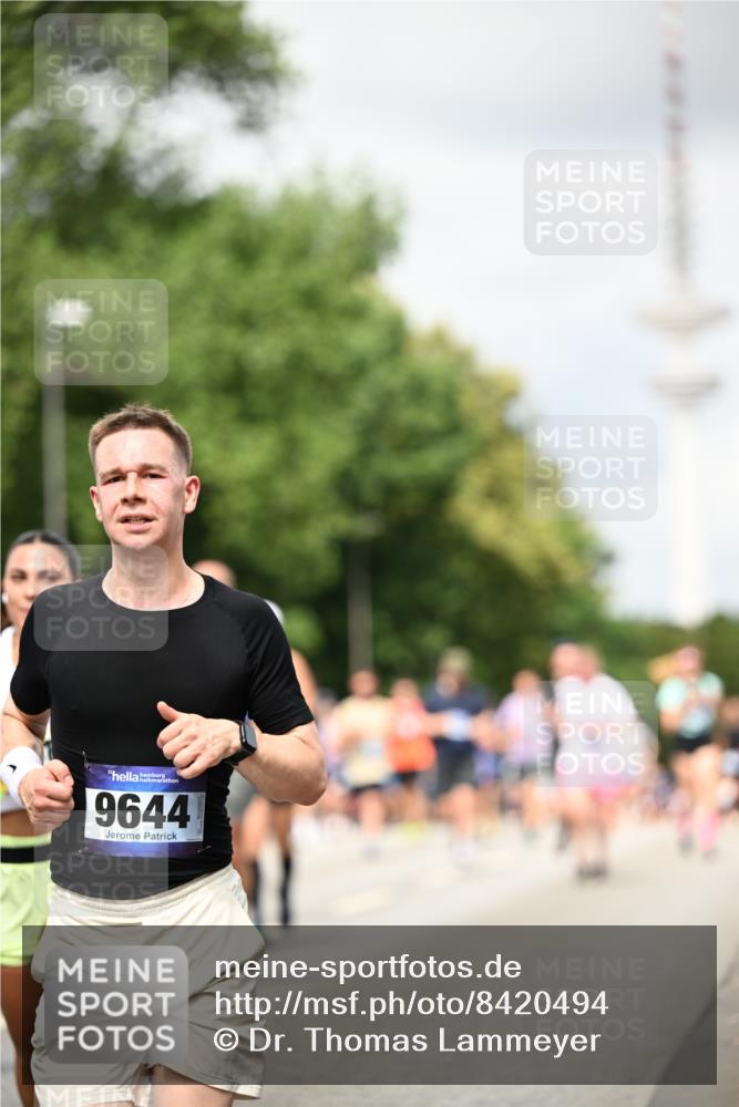 29.06.2025 - hella hamburg halbmarathon Dr. Thomas Lammeyer http://msf.ph/oto/8420494 29.06.2025 10:46:57 Kennedybrücke 1360, 1752, 1929, 1994, 2069, 2134, 2401, 2509, 2940, 2941, 3276, 3378, 3874, 4092, 4385, 4680, 4735, 4736, 4778, 5403, 5419, 6136, 6440, 6828, 6837, 7040, 7043, 7260, 7357, 7477, 7666, 8000, 8014, 8525, 8526, 9644, 9980, 10532, 10623, 10697, 10842, 11074, 11075, 11331 meine-sportfotos.de