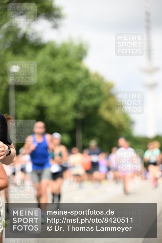 29.06.2025 - hella hamburg halbmarathon Dr. Thomas Lammeyer http://msf.ph/oto/8420511 29.06.2025 10:46:58 Kennedybrücke 1360, 1656, 1752, 1929, 1994, 2069, 2134, 2401, 2509, 2940, 2941, 3378, 3874, 4092, 4385, 4680, 4735, 4736, 4778, 5403, 5419, 6136, 6440, 6828, 6837, 7040, 7043, 7260, 7357, 7477, 7666, 8000, 8014, 8525, 8526, 9644, 9980, 10532, 10623, 10697, 10734, 10842, 11074, 11075, 11331 meine-sportfotos.de