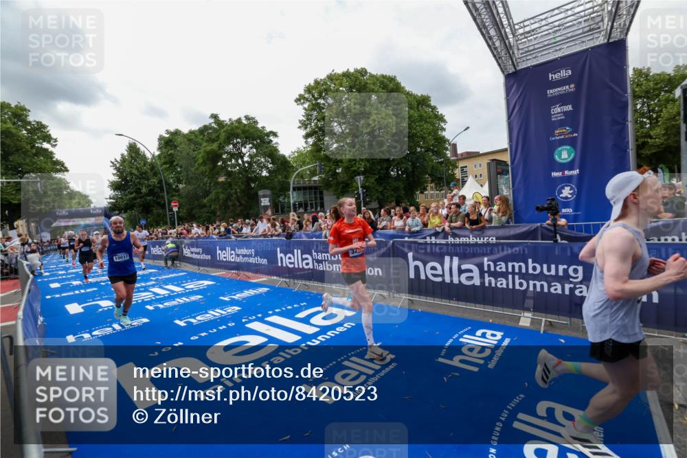 29.06.2025 - hella hamburg halbmarathon Zöllner http://msf.ph/oto/8420523 29.06.2025 10:31:19 Ziel 3201, 3955, 4812, 10017, 10298, 11857, 12232, 13754, 14450, 14548, 19042 meine-sportfotos.de