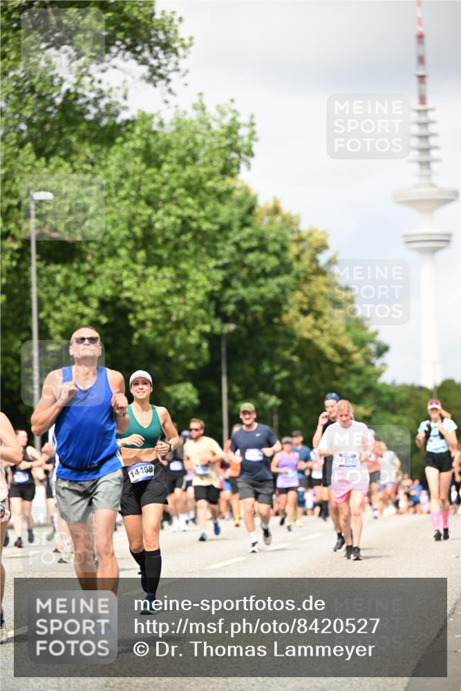 29.06.2025 - hella hamburg halbmarathon Dr. Thomas Lammeyer http://msf.ph/oto/8420527 29.06.2025 10:46:58 Kennedybrücke 1360, 1656, 1752, 1929, 1994, 2069, 2134, 2401, 2509, 2940, 2941, 3378, 3874, 4092, 4385, 4680, 4735, 4736, 4778, 5403, 5419, 6136, 6440, 6828, 6837, 7040, 7043, 7260, 7357, 7477, 7666, 8000, 8014, 8525, 8526, 9644, 9980, 10532, 10623, 10697, 10734, 10842, 11074, 11075, 11331 meine-sportfotos.de