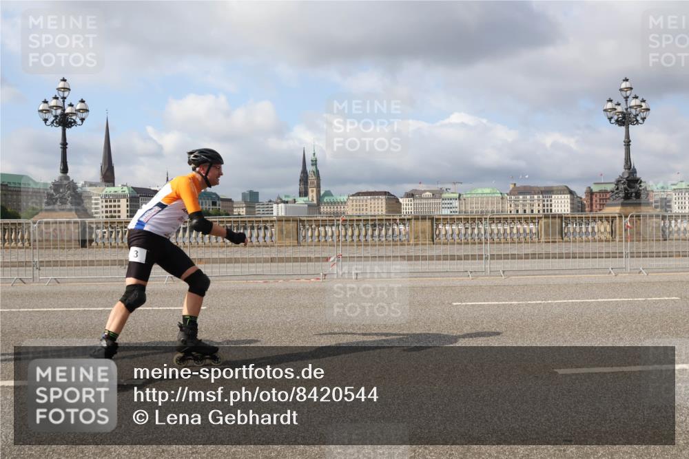 29.06.2025 - hella hamburg halbmarathon Lena Gebhardt http://msf.ph/oto/8420544 29.06.2025 08:57:40 Lombardsbrücke 3 meine-sportfotos.de