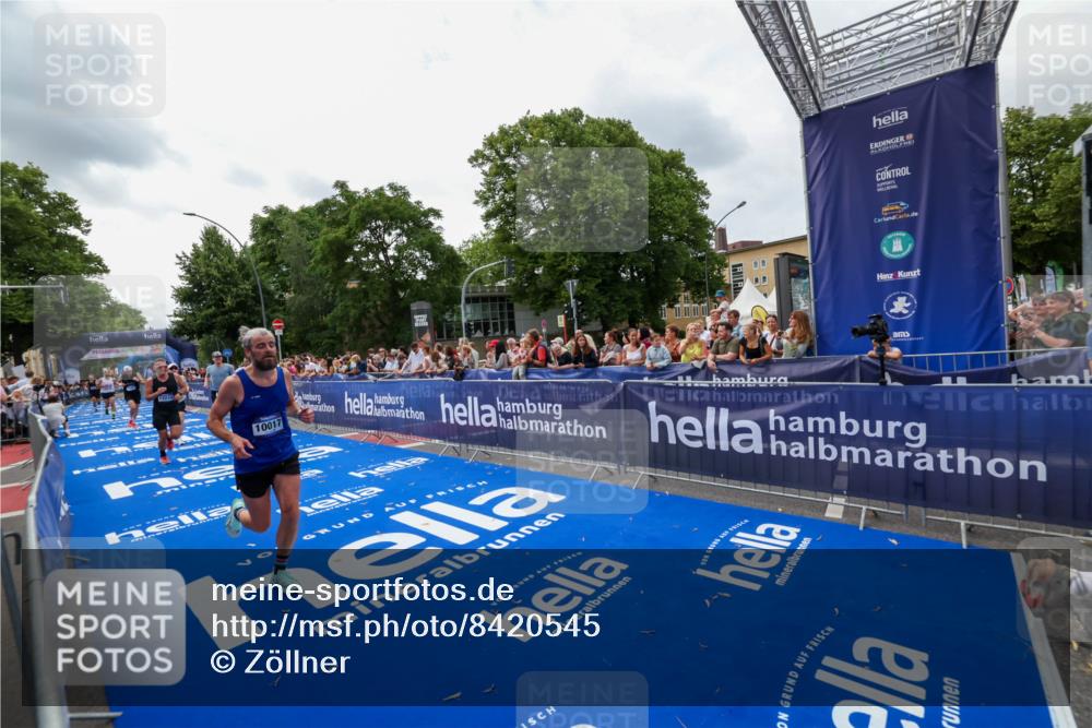 29.06.2025 - hella hamburg halbmarathon Zöllner http://msf.ph/oto/8420545 29.06.2025 10:31:19 Ziel 3201, 3955, 4812, 10017, 10298, 11857, 12232, 13754, 14450, 14548, 19042 meine-sportfotos.de
