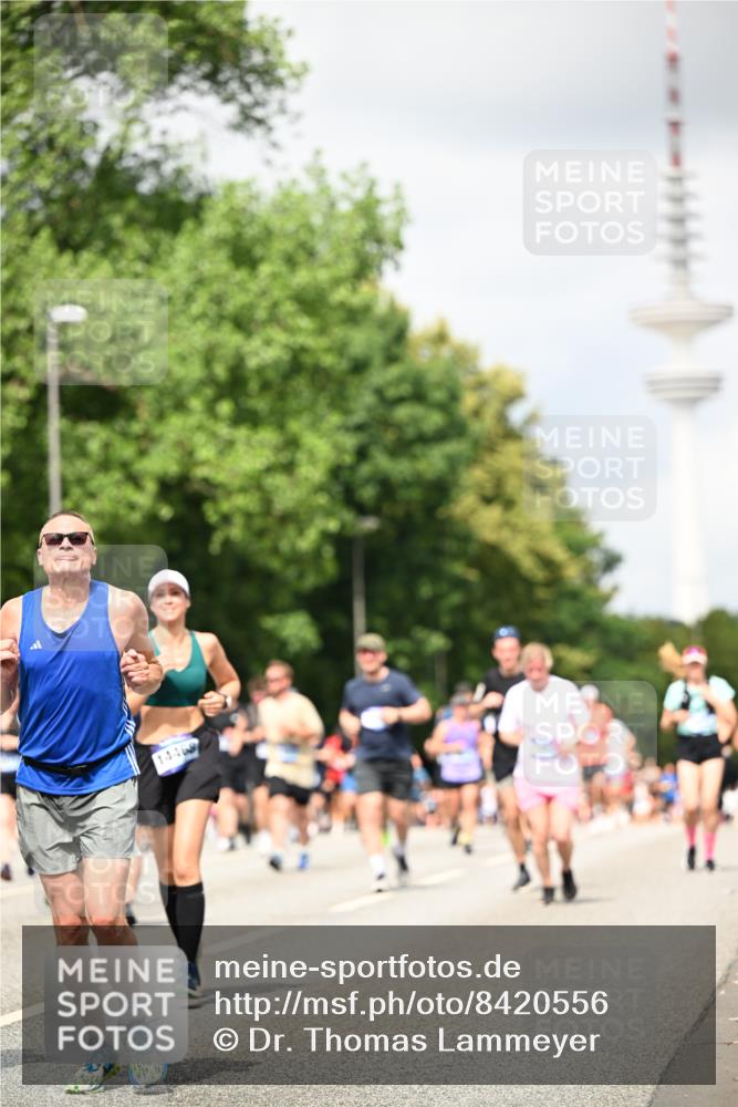 29.06.2025 - hella hamburg halbmarathon Dr. Thomas Lammeyer http://msf.ph/oto/8420556 29.06.2025 10:46:59 Kennedybrücke 1360, 1656, 1752, 1929, 1994, 2069, 2134, 2401, 2509, 2940, 2941, 3378, 3874, 4092, 4680, 4735, 4736, 4778, 5403, 5419, 6136, 6440, 6764, 6828, 6837, 7040, 7043, 7260, 7357, 7477, 7666, 8000, 8014, 8525, 8526, 9644, 9980, 10532, 10623, 10697, 10734, 10842, 11074, 11075, 11331 meine-sportfotos.de