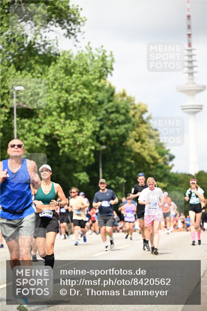 29.06.2025 - hella hamburg halbmarathon Dr. Thomas Lammeyer http://msf.ph/oto/8420562 29.06.2025 10:46:59 Kennedybrücke 1360, 1656, 1752, 1929, 1994, 2069, 2134, 2401, 2509, 2940, 2941, 3378, 3874, 4092, 4680, 4735, 4736, 4778, 5403, 5419, 6136, 6440, 6764, 6828, 6837, 7040, 7043, 7260, 7357, 7477, 7666, 8000, 8014, 8525, 8526, 9644, 9980, 10532, 10623, 10697, 10734, 10842, 11074, 11075, 11331 meine-sportfotos.de