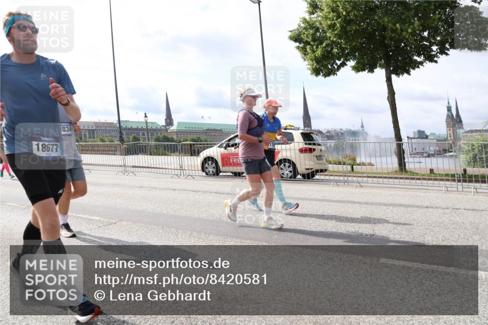 29.06.2025 - hella hamburg halbmarathon Lena Gebhardt http://msf.ph/oto/8420581 29.06.2025 10:18:23 Lombardsbrücke 18677, 834, 1159, 1160, 1234, 1268, 1325, 1554, 1641, 1820, 1982, 2087, 2147, 2335, 2634, 2703, 2931, 3125, 3202, 3321, 3482, 3529, 3977, 4123, 4383, 4710, 4738, 4802, 4804, 5909, 5910, 6270, 6332, 6533, 7094, 7160, 7454, 7641, 7649, 7838, 7882, 7883, 8067, 8128, 8248, 8341, 8607, 8665, 9222, 9276, 9505, 9539, 9586, 9658, 9717, 9734, 9748, 9834, 9844, 10172, 10332, 10502, 10509, 10659, 10687, 10908, 12498, 12541, 12548, 12552, 12703, 13341 meine-sportfotos.de