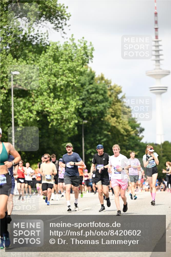 29.06.2025 - hella hamburg halbmarathon Dr. Thomas Lammeyer http://msf.ph/oto/8420602 29.06.2025 10:47:00 Kennedybrücke 1150, 1360, 1656, 1752, 1929, 1994, 2069, 2134, 2401, 2509, 2940, 2941, 3378, 3874, 4092, 4680, 4778, 5403, 5419, 6136, 6440, 6764, 6828, 6837, 7040, 7043, 7260, 7357, 7477, 7515, 7666, 8000, 8014, 8525, 8526, 9644, 9980, 10008, 10532, 10623, 10697, 10734, 10842, 11074, 11075, 11331 meine-sportfotos.de