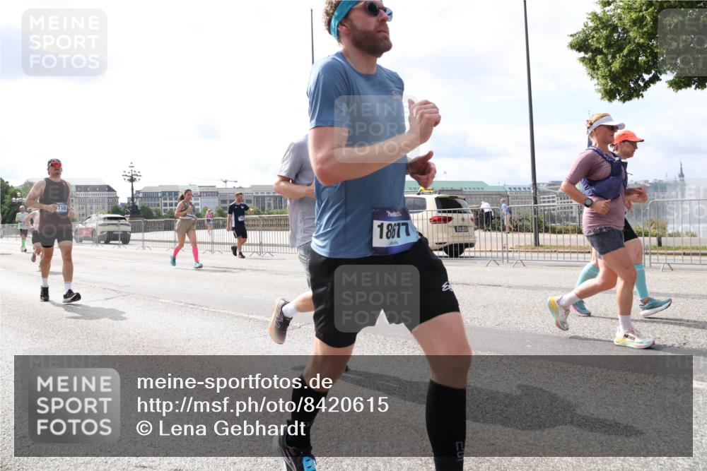 29.06.2025 - hella hamburg halbmarathon Lena Gebhardt http://msf.ph/oto/8420615 29.06.2025 10:18:24 Lombardsbrücke 710, 18617, 1159, 1160, 1234, 1268, 1325, 1554, 1641, 1820, 1982, 2087, 2147, 2335, 2634, 2703, 2931, 3125, 3202, 3321, 3482, 3529, 3977, 4123, 4383, 4710, 4738, 4802, 4804, 5909, 5910, 6270, 6332, 6533, 7094, 7160, 7454, 7641, 7649, 7838, 7882, 7883, 8067, 8128, 8248, 8341, 8607, 8665, 9222, 9276, 9505, 9539, 9586, 9658, 9717, 9734, 9748, 9834, 9844, 10172, 10332, 10502, 10659, 10687, 10908, 12498, 12541, 12548, 12552, 12703, 13341 meine-sportfotos.de