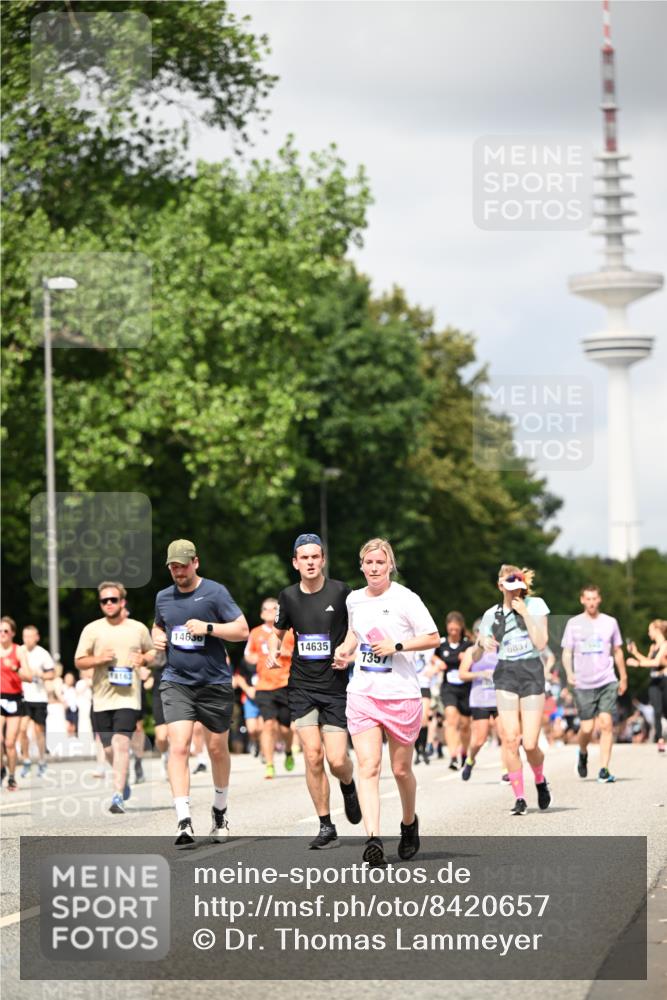 29.06.2025 - hella hamburg halbmarathon Dr. Thomas Lammeyer http://msf.ph/oto/8420657 29.06.2025 10:47:02 Kennedybrücke 1150, 1360, 1656, 1752, 1929, 1994, 2134, 2401, 2509, 2580, 2940, 2941, 3378, 3874, 4092, 4680, 4778, 5403, 5419, 6136, 6440, 6764, 6828, 6837, 7040, 7043, 7260, 7357, 7477, 7515, 7666, 8000, 8161, 8525, 8526, 9644, 9980, 10008, 10623, 10697, 10734, 10842, 11074, 11075, 11331 meine-sportfotos.de