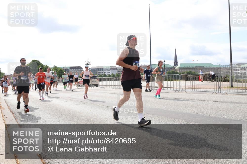 29.06.2025 - hella hamburg halbmarathon Lena Gebhardt http://msf.ph/oto/8420695 29.06.2025 10:18:25 Lombardsbrücke 10659, 135, 6332, 5909, 4710, 1159, 1160, 1234, 1268, 1325, 1554, 1820, 1982, 2087, 2147, 2335, 2634, 2703, 2931, 3125, 3202, 3321, 3482, 3529, 3977, 4123, 4383, 4710, 4738, 4802, 4804, 5049, 5909, 5910, 6270, 6332, 6533, 7094, 7160, 7214, 7454, 7641, 7649, 7838, 7882, 7883, 8067, 8128, 8248, 8341, 8607, 8665, 9222, 9276, 9505, 9539, 9586, 9658, 9717, 9734, 9748, 9834, 9844, 10172, 10332, 10502, 10659, 10687, 10908, 12498, 12541, 12548, 12552, 12703, 13341 meine-sportfotos.de