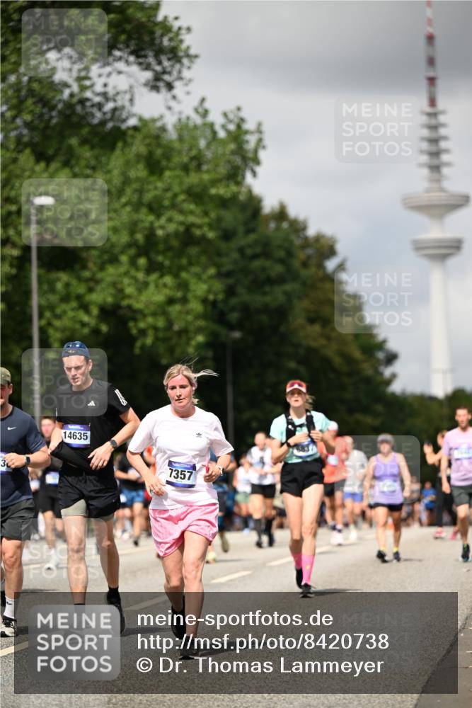 29.06.2025 - hella hamburg halbmarathon Dr. Thomas Lammeyer http://msf.ph/oto/8420738 29.06.2025 10:47:04 Kennedybrücke 1150, 1360, 1656, 1752, 1929, 1994, 2134, 2401, 2509, 2580, 2940, 2941, 3378, 3874, 4092, 4680, 4778, 5403, 5419, 6136, 6440, 6764, 6828, 6837, 7040, 7043, 7260, 7357, 7477, 7515, 7557, 7666, 8000, 8161, 8435, 8525, 8526, 9644, 9980, 10008, 10623, 10697, 10734, 10842, 11074, 11075, 11331 meine-sportfotos.de