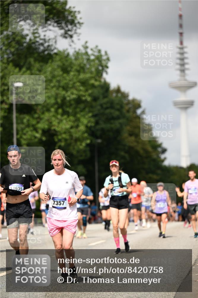 29.06.2025 - hella hamburg halbmarathon Dr. Thomas Lammeyer http://msf.ph/oto/8420758 29.06.2025 10:47:05 Kennedybrücke 1150, 1360, 1656, 1752, 1929, 1994, 2134, 2401, 2509, 2580, 2940, 2941, 3378, 3874, 4092, 4680, 4778, 5403, 5419, 6136, 6440, 6764, 6828, 6837, 7040, 7043, 7260, 7357, 7477, 7515, 7557, 7666, 8000, 8161, 8435, 8525, 8526, 9644, 9980, 10008, 10623, 10697, 10734, 10842, 11074, 11075, 11331 meine-sportfotos.de