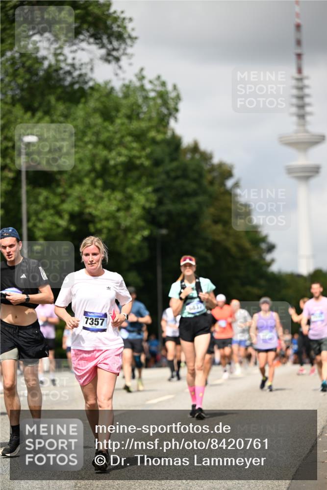 29.06.2025 - hella hamburg halbmarathon Dr. Thomas Lammeyer http://msf.ph/oto/8420761 29.06.2025 10:47:05 Kennedybrücke 1150, 1360, 1656, 1752, 1929, 1994, 2134, 2401, 2509, 2580, 2940, 2941, 3378, 3874, 4092, 4680, 4778, 5403, 5419, 6136, 6440, 6764, 6828, 6837, 7040, 7043, 7260, 7357, 7477, 7515, 7557, 7666, 8000, 8161, 8435, 8525, 8526, 9644, 9980, 10008, 10623, 10697, 10734, 10842, 11074, 11075, 11331 meine-sportfotos.de