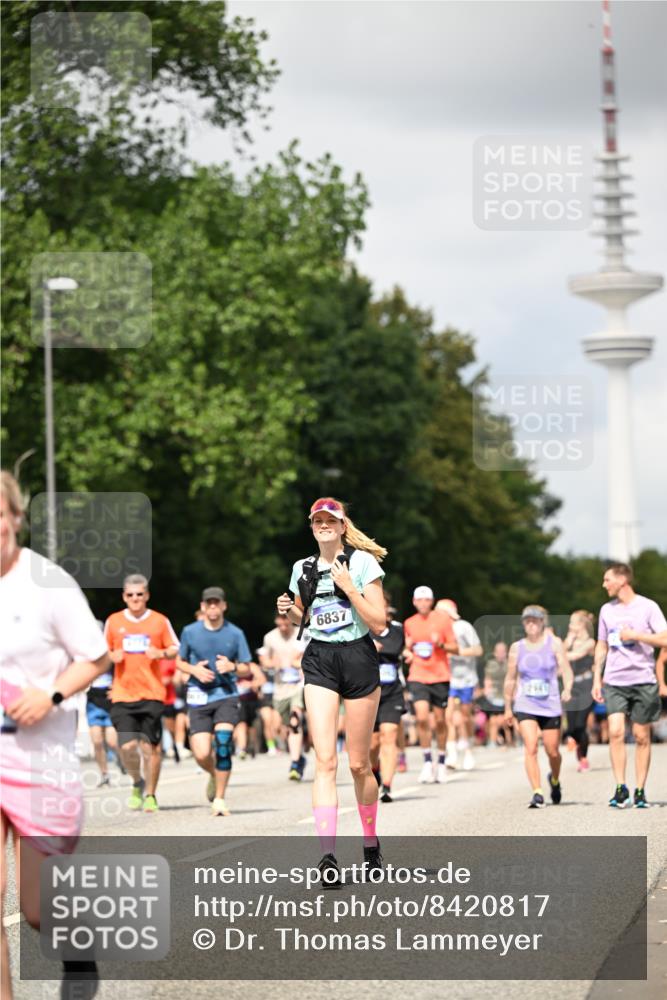 29.06.2025 - hella hamburg halbmarathon Dr. Thomas Lammeyer http://msf.ph/oto/8420817 29.06.2025 10:47:06 Kennedybrücke 1150, 1360, 1656, 1752, 1929, 1994, 2134, 2401, 2450, 2509, 2580, 2940, 2941, 3378, 3874, 4092, 4680, 4778, 5403, 5419, 6136, 6440, 6764, 6828, 6837, 7043, 7260, 7357, 7477, 7515, 7557, 7666, 8000, 8161, 8435, 8525, 8526, 9644, 9980, 10008, 10623, 10697, 10734, 10842, 10899, 11074, 11075, 11331 meine-sportfotos.de