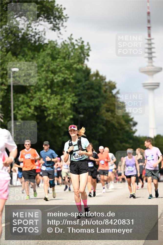 29.06.2025 - hella hamburg halbmarathon Dr. Thomas Lammeyer http://msf.ph/oto/8420831 29.06.2025 10:47:06 Kennedybrücke 1150, 1360, 1656, 1752, 1929, 1994, 2134, 2401, 2450, 2509, 2580, 2940, 2941, 3378, 3874, 4092, 4680, 4778, 5403, 5419, 6136, 6440, 6764, 6828, 6837, 7043, 7260, 7357, 7477, 7515, 7557, 7666, 8000, 8161, 8435, 8525, 8526, 9644, 9980, 10008, 10623, 10697, 10734, 10842, 10899, 11074, 11075, 11331 meine-sportfotos.de