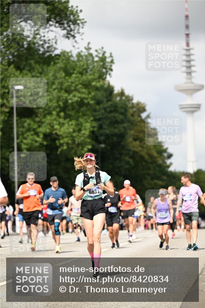 29.06.2025 - hella hamburg halbmarathon Dr. Thomas Lammeyer http://msf.ph/oto/8420834 29.06.2025 10:47:06 Kennedybrücke 1150, 1360, 1656, 1752, 1929, 1994, 2134, 2401, 2450, 2509, 2580, 2940, 2941, 3378, 3874, 4092, 4680, 4778, 5403, 5419, 6136, 6440, 6764, 6828, 6837, 7043, 7260, 7357, 7477, 7515, 7557, 7666, 8000, 8161, 8435, 8525, 8526, 9644, 9980, 10008, 10623, 10697, 10734, 10842, 10899, 11074, 11075, 11331 meine-sportfotos.de
