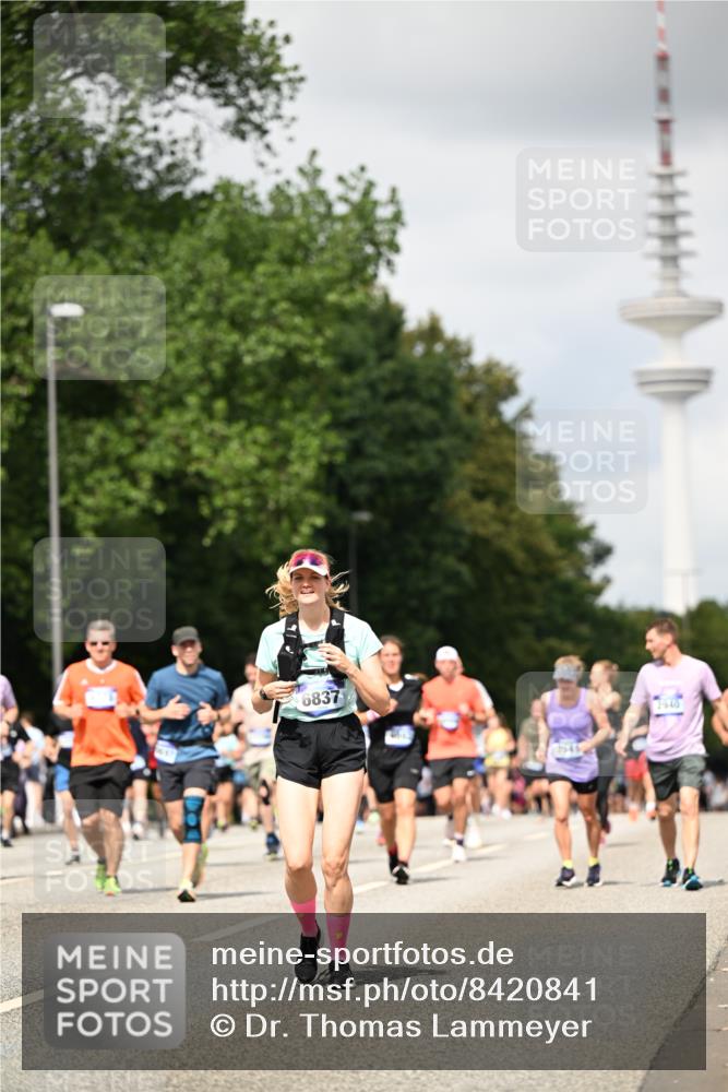 29.06.2025 - hella hamburg halbmarathon Dr. Thomas Lammeyer http://msf.ph/oto/8420841 29.06.2025 10:47:07 Kennedybrücke 1150, 1360, 1656, 1752, 1929, 1994, 2134, 2401, 2450, 2509, 2580, 2940, 2941, 3378, 3874, 4092, 4334, 4778, 5268, 5403, 5419, 6136, 6440, 6764, 6828, 6837, 7043, 7260, 7357, 7477, 7515, 7557, 7666, 8000, 8161, 8435, 8525, 8526, 9644, 9980, 10008, 10623, 10697, 10734, 10899, 11074, 11075, 11331 meine-sportfotos.de