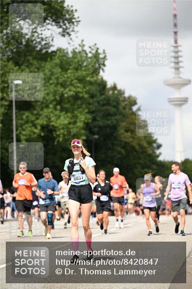 29.06.2025 - hella hamburg halbmarathon Dr. Thomas Lammeyer http://msf.ph/oto/8420847 29.06.2025 10:47:07 Kennedybrücke 1150, 1360, 1656, 1752, 1929, 1994, 2134, 2401, 2450, 2509, 2580, 2940, 2941, 3378, 3874, 4092, 4334, 4778, 5268, 5403, 5419, 6136, 6440, 6764, 6828, 6837, 7043, 7260, 7357, 7477, 7515, 7557, 7666, 8000, 8161, 8435, 8525, 8526, 9644, 9980, 10008, 10623, 10697, 10734, 10899, 11074, 11075, 11331 meine-sportfotos.de