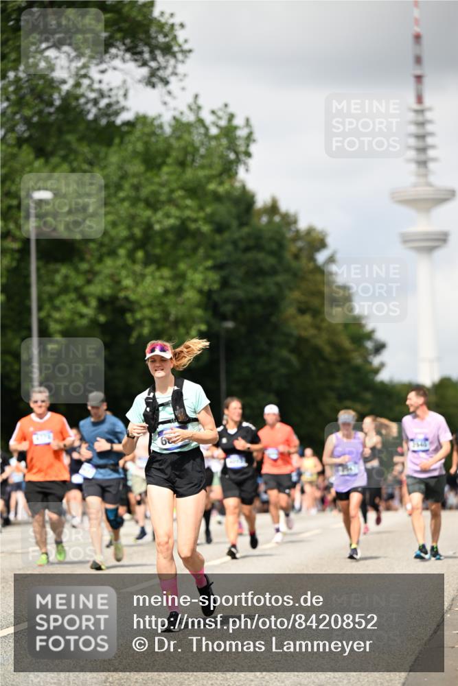 29.06.2025 - hella hamburg halbmarathon Dr. Thomas Lammeyer http://msf.ph/oto/8420852 29.06.2025 10:47:07 Kennedybrücke 1150, 1360, 1656, 1752, 1929, 1994, 2134, 2401, 2450, 2509, 2580, 2940, 2941, 3378, 3874, 4092, 4334, 4778, 5268, 5403, 5419, 6136, 6440, 6764, 6828, 6837, 7043, 7260, 7357, 7477, 7515, 7557, 7666, 8000, 8161, 8435, 8525, 8526, 9644, 9980, 10008, 10623, 10697, 10734, 10899, 11074, 11075, 11331 meine-sportfotos.de