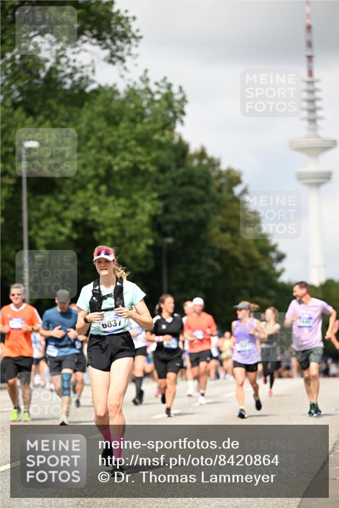 29.06.2025 - hella hamburg halbmarathon Dr. Thomas Lammeyer http://msf.ph/oto/8420864 29.06.2025 10:47:07 Kennedybrücke 1150, 1360, 1656, 1752, 1929, 1994, 2134, 2401, 2450, 2509, 2580, 2940, 2941, 3378, 3874, 4092, 4334, 4778, 5268, 5403, 5419, 6136, 6440, 6764, 6828, 6837, 7043, 7260, 7357, 7477, 7515, 7557, 7666, 8000, 8161, 8435, 8525, 8526, 9644, 9980, 10008, 10623, 10697, 10734, 10899, 11074, 11075, 11331 meine-sportfotos.de