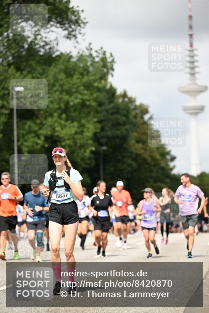 29.06.2025 - hella hamburg halbmarathon Dr. Thomas Lammeyer http://msf.ph/oto/8420870 29.06.2025 10:47:08 Kennedybrücke 1150, 1360, 1656, 1752, 1929, 1994, 2134, 2401, 2450, 2509, 2580, 2940, 2941, 3378, 3874, 4092, 4334, 4778, 4892, 5268, 5403, 5419, 6136, 6440, 6764, 6828, 6837, 7043, 7260, 7357, 7477, 7515, 7557, 7666, 8000, 8161, 8435, 8525, 8526, 9644, 9980, 10008, 10623, 10697, 10734, 10899, 11074, 11075, 11331 meine-sportfotos.de
