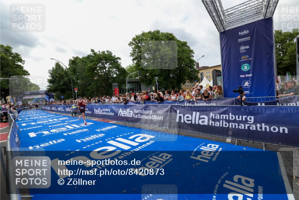 29.06.2025 - hella hamburg halbmarathon Zöllner http://msf.ph/oto/8420873 29.06.2025 10:31:31 Ziel 19118 meine-sportfotos.de