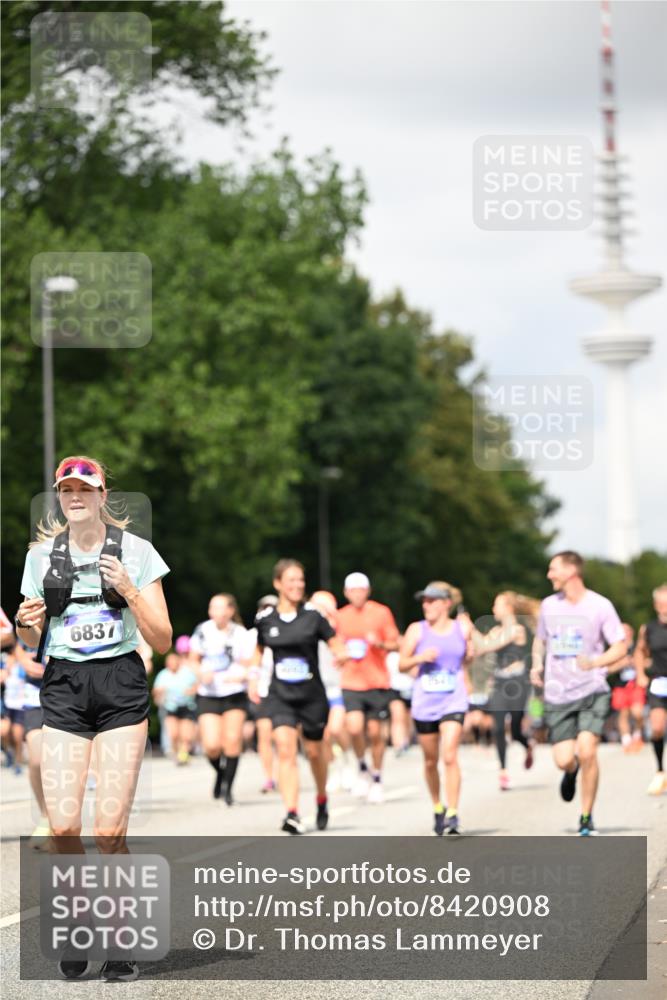 29.06.2025 - hella hamburg halbmarathon Dr. Thomas Lammeyer http://msf.ph/oto/8420908 29.06.2025 10:47:08 Kennedybrücke 1150, 1360, 1656, 1752, 1929, 1994, 2134, 2401, 2450, 2509, 2580, 2940, 2941, 3378, 3874, 4092, 4334, 4778, 4892, 5268, 5403, 5419, 6136, 6440, 6764, 6828, 6837, 7043, 7260, 7357, 7477, 7515, 7557, 7666, 8000, 8161, 8435, 8525, 8526, 9644, 9980, 10008, 10623, 10697, 10734, 10899, 11074, 11075, 11331 meine-sportfotos.de