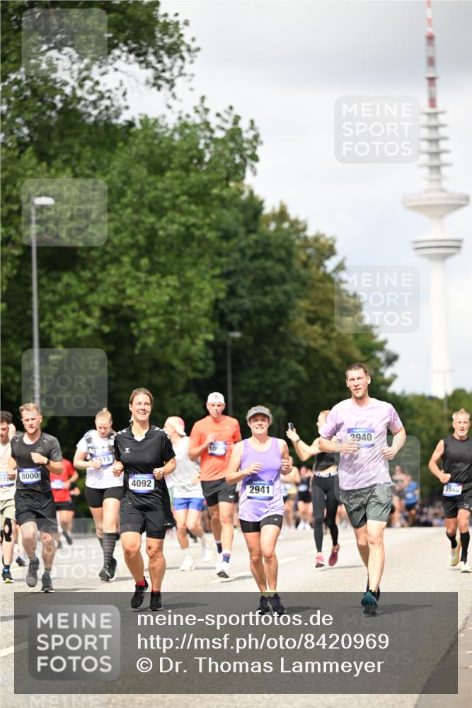 29.06.2025 - hella hamburg halbmarathon Dr. Thomas Lammeyer http://msf.ph/oto/8420969 29.06.2025 10:47:10 Kennedybrücke 1150, 1360, 1656, 1752, 1929, 1994, 2134, 2401, 2450, 2509, 2580, 2940, 2941, 3378, 3874, 4092, 4334, 4778, 4891, 4892, 5268, 5403, 6136, 6440, 6764, 6828, 6837, 7260, 7357, 7477, 7515, 7557, 7666, 8000, 8161, 8435, 8525, 8526, 9980, 10008, 10697, 10734, 10899, 11074, 11075, 11331 meine-sportfotos.de